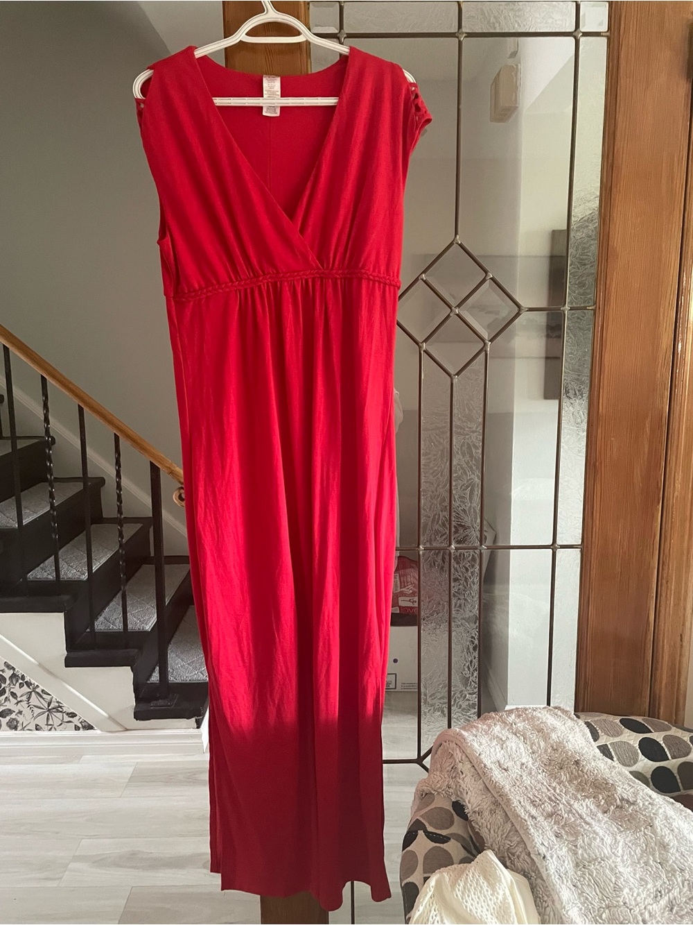 Women's Red Sleeveless V-Neck Maxi Dress